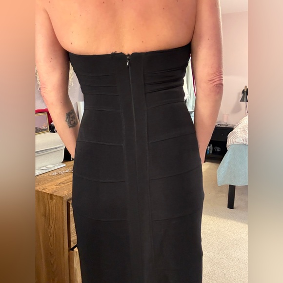 Form flattering, floor length, sexy halter dress. - Picture 3 of 13